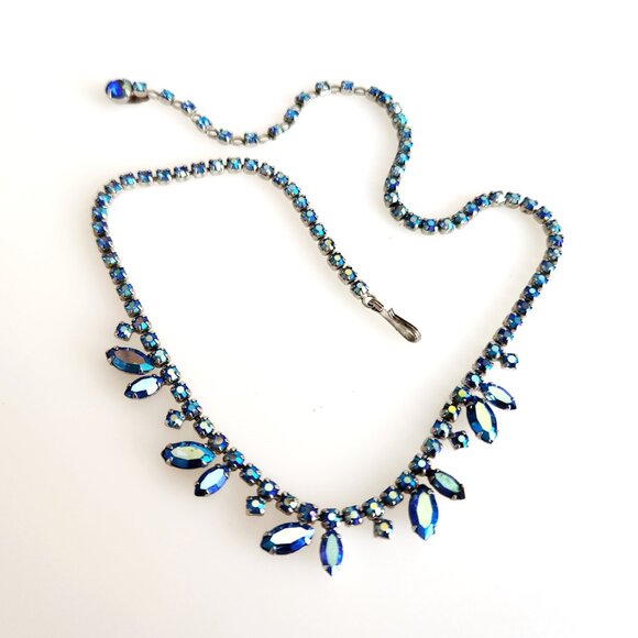 1960 –SHERMAN VINTAGE SPARKLING NECKLACE DECORATED WITH AB BLUE CRYSTALS. - Picture 3 of 9